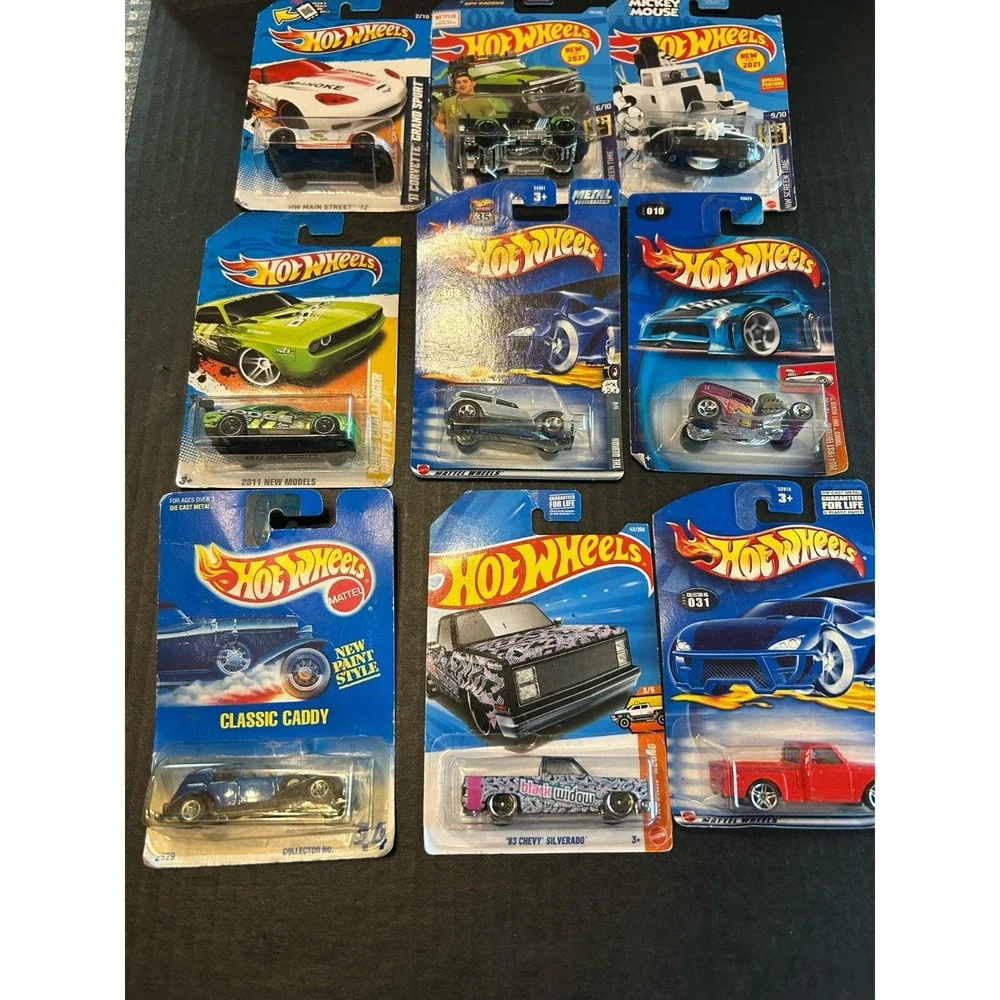 Lot Of 9 NIP 1:64‎ Diecast Hot Wheels Random Assortment